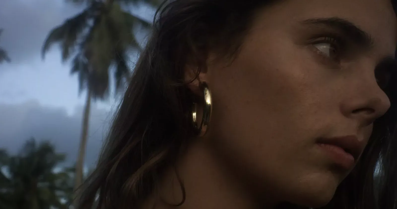 Украшения с тёплым золотым тоном